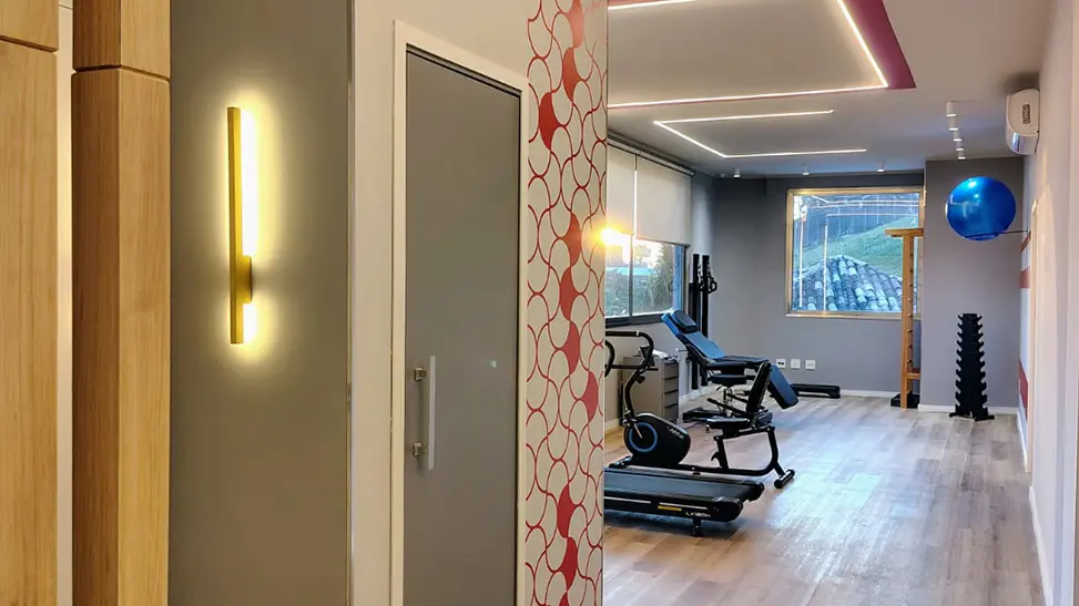 Equipment room at Instituto Trata: an environment that integrates physiotherapy, conditioning and recovery