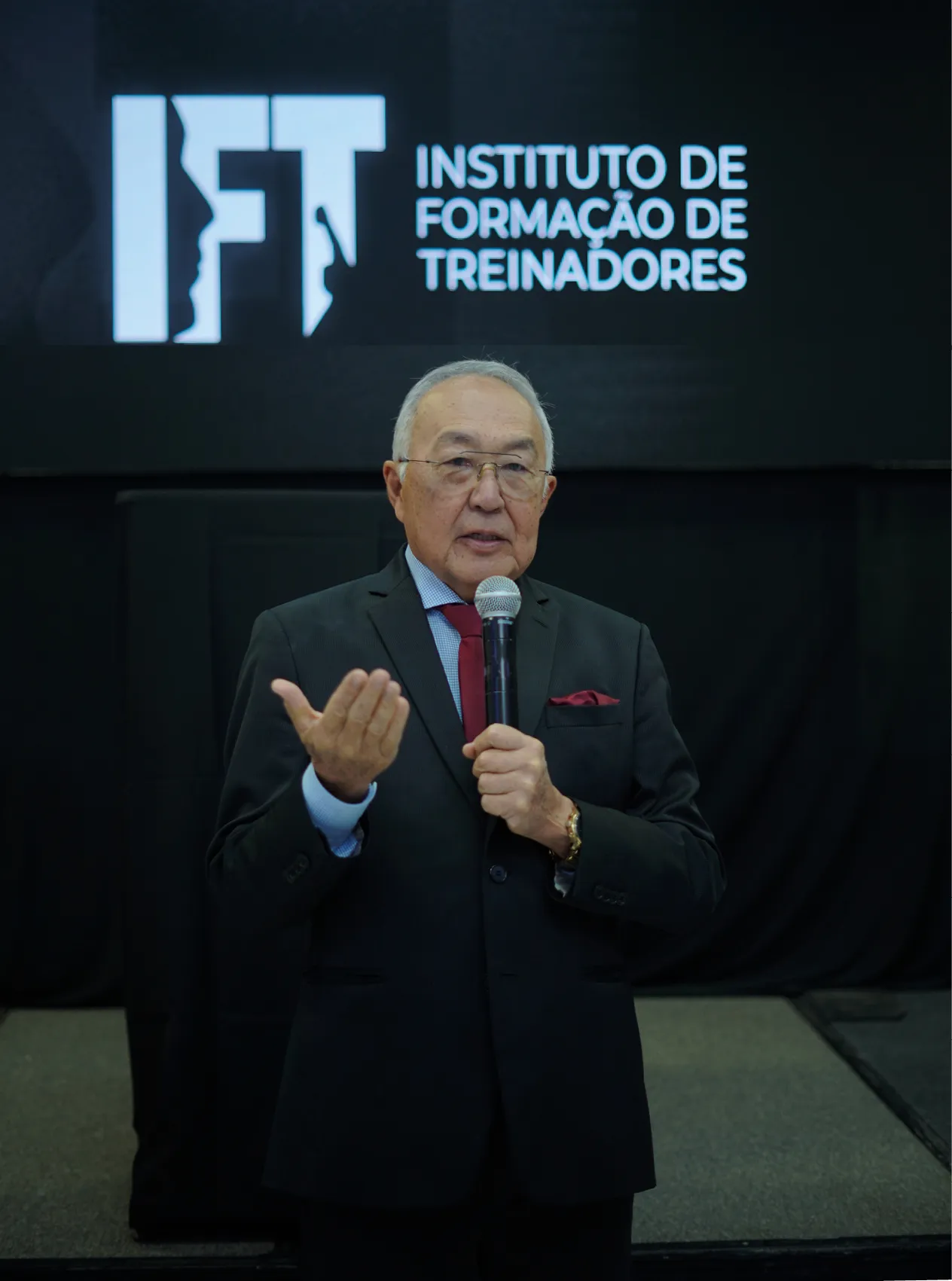 El Hombre que comprime décadas en siete días — IFT - Instituto de Formação de Treinadores — Desarrollo personal — Revista BNI Business